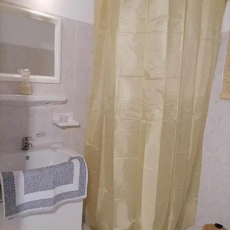 Paro'S King Luxury Apartments A5 Alikí