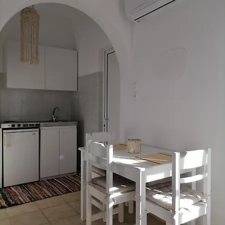 Paro'S King Luxury Apartments A5 Alikí